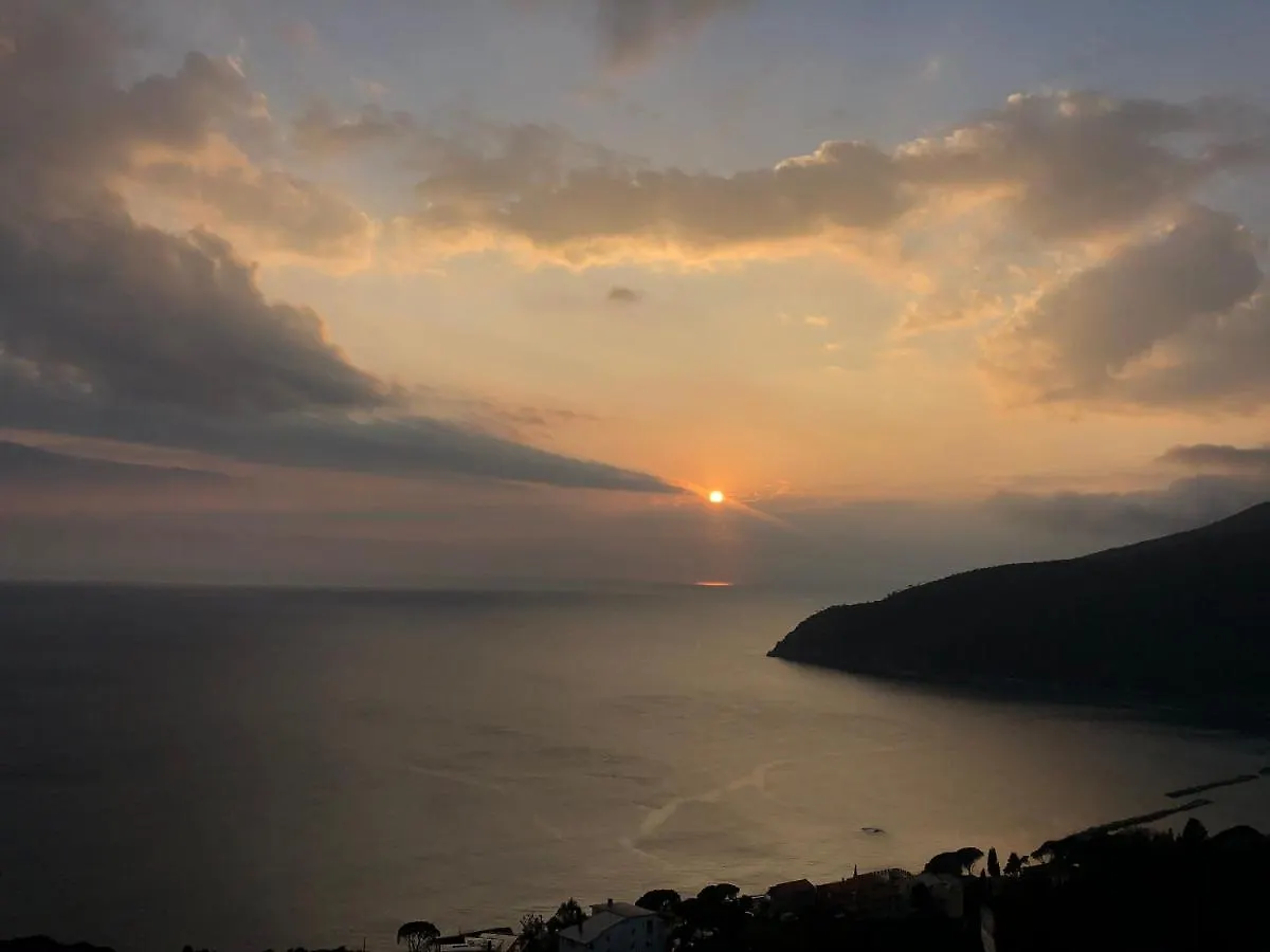 Apartment Appartamento Moneglia Rebecca Holidays Italy